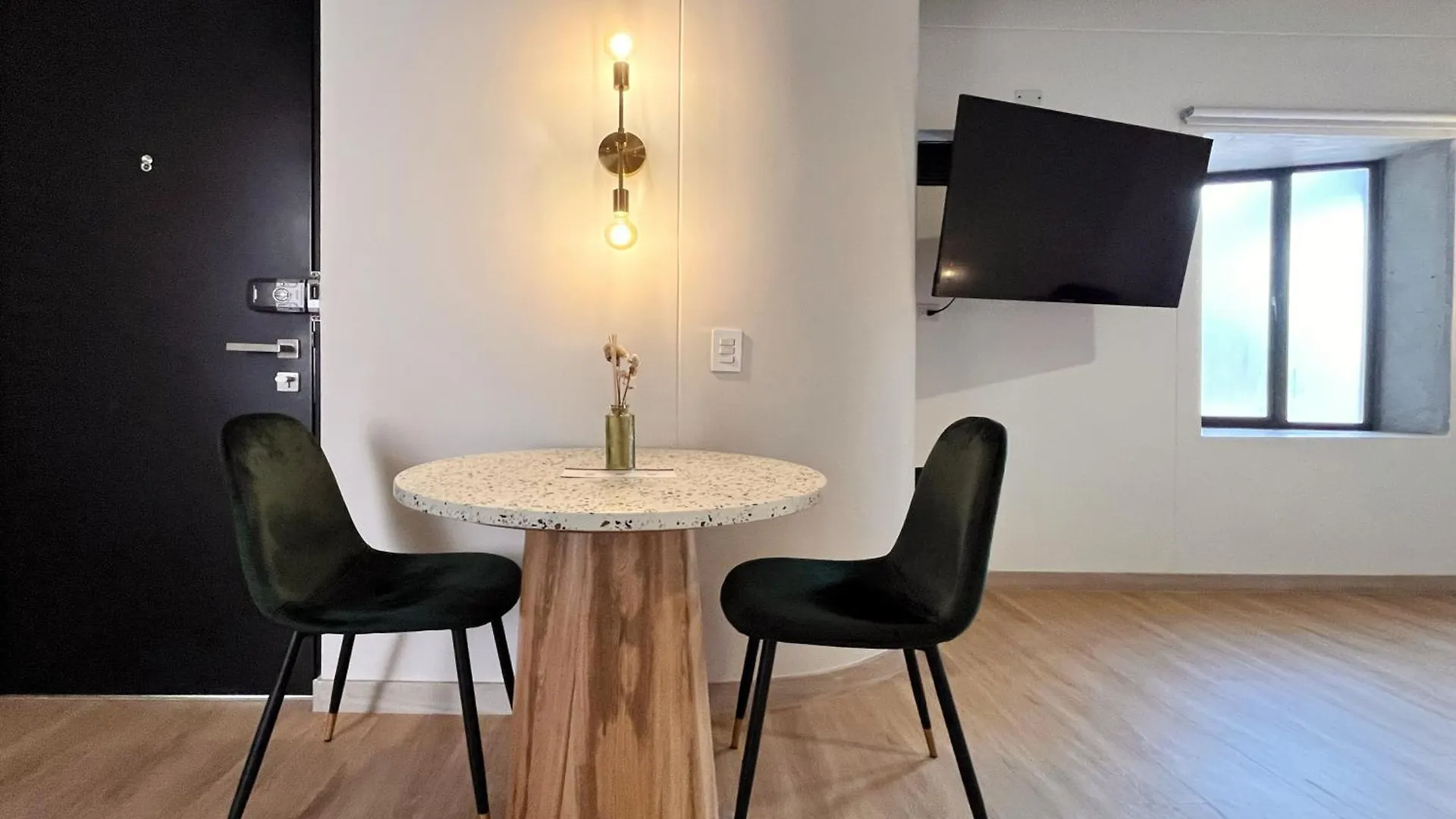 Aparthotel Hojarasca By Wynwood House Medellín Colombia